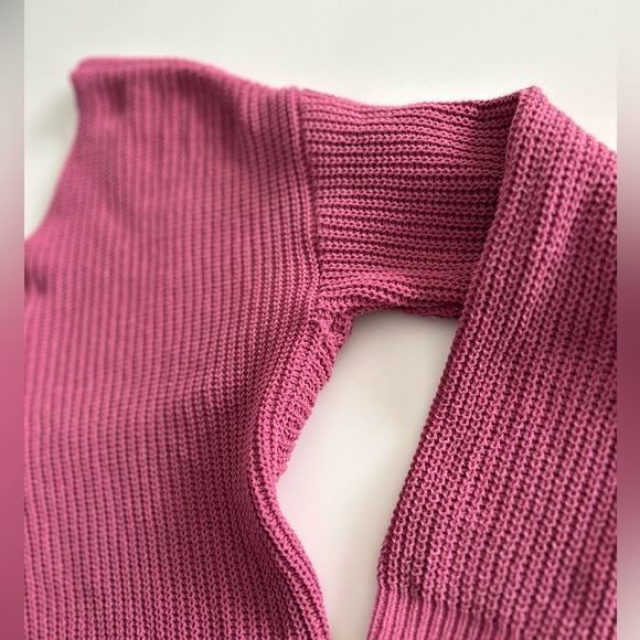 Crochet mauve/rose colored sweater. - Picture 3 of 5